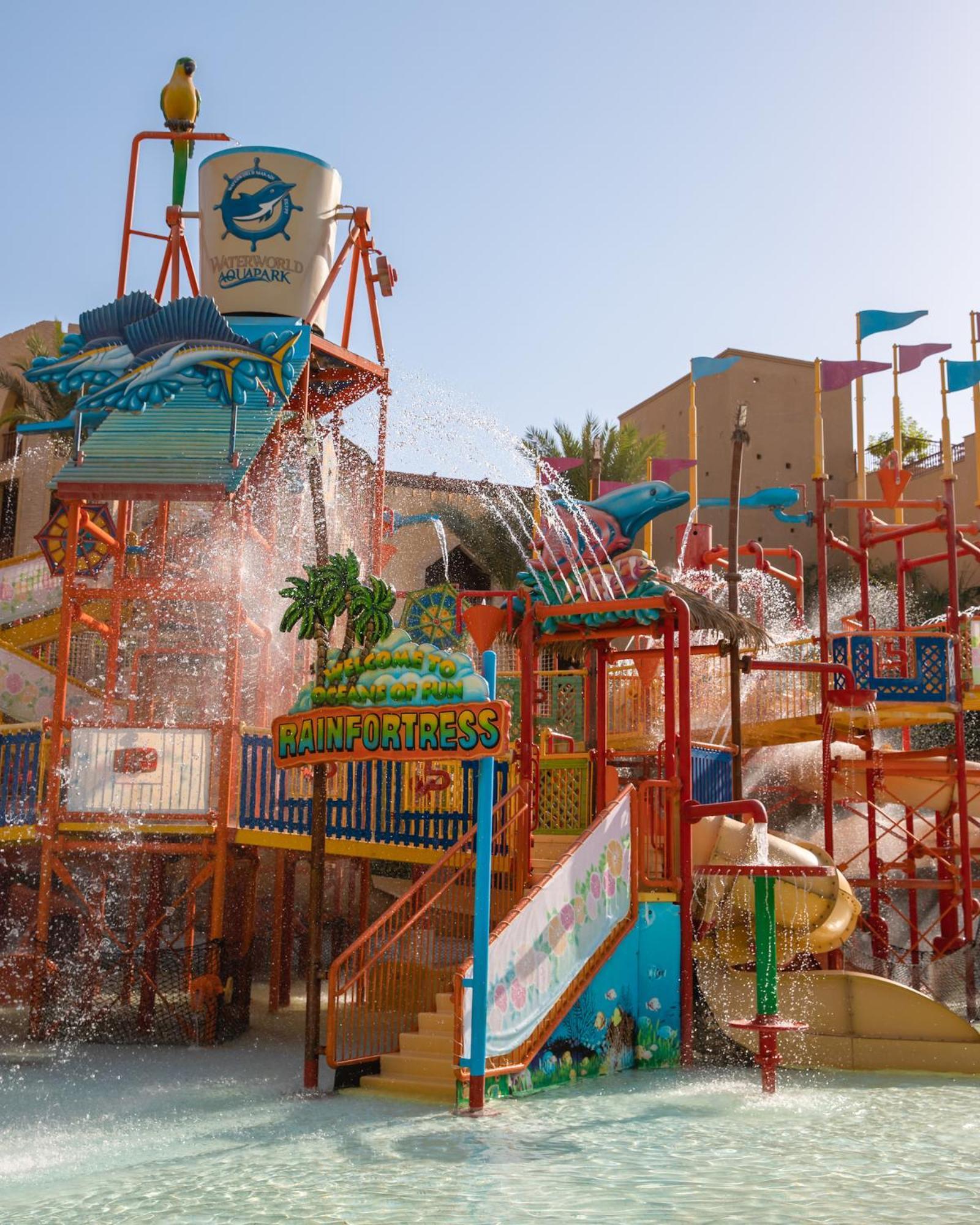 Hotel Grand Waterworld Makadi Family Star - Couples And Families Only Hurghada Esterno foto The Wild Wild West Water Park